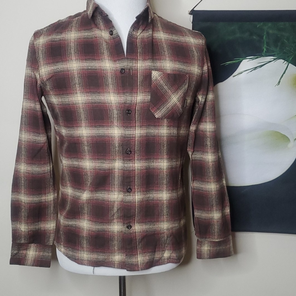 Quiksilver Modern Fit Button Up Plaid Shirt